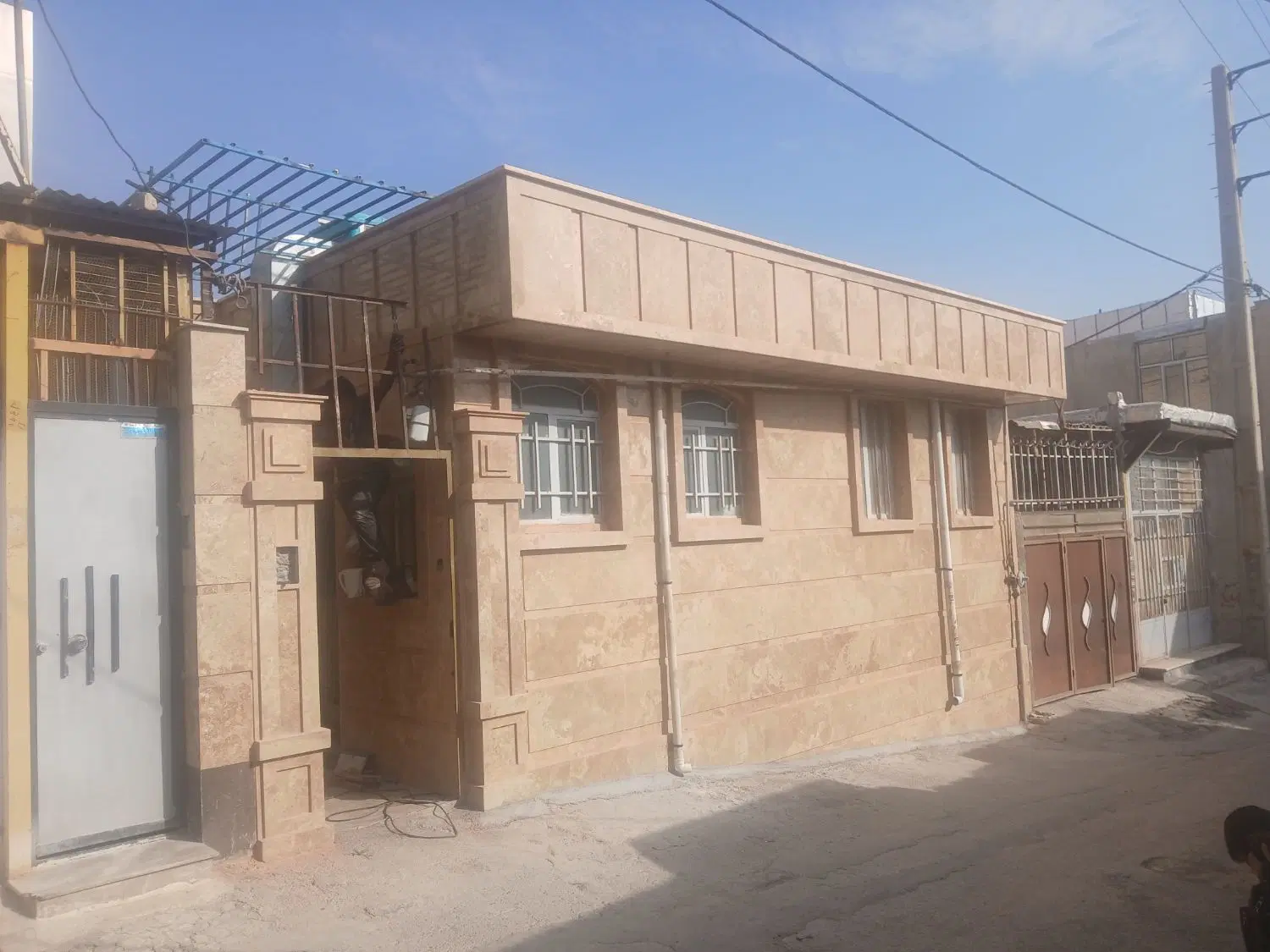 ساختمان فروشی  ۶۵ متری
