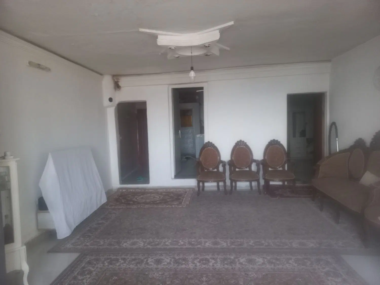 ۸۰ متر دو خواب  بالکن  دار