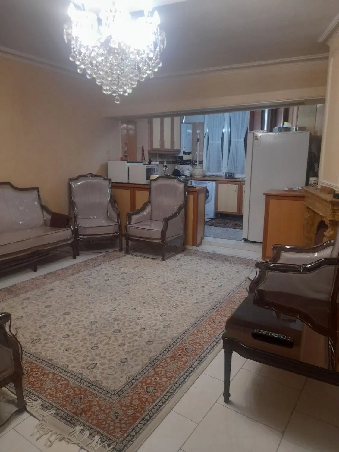 واحد ۶۸ متری خیابان دماوند