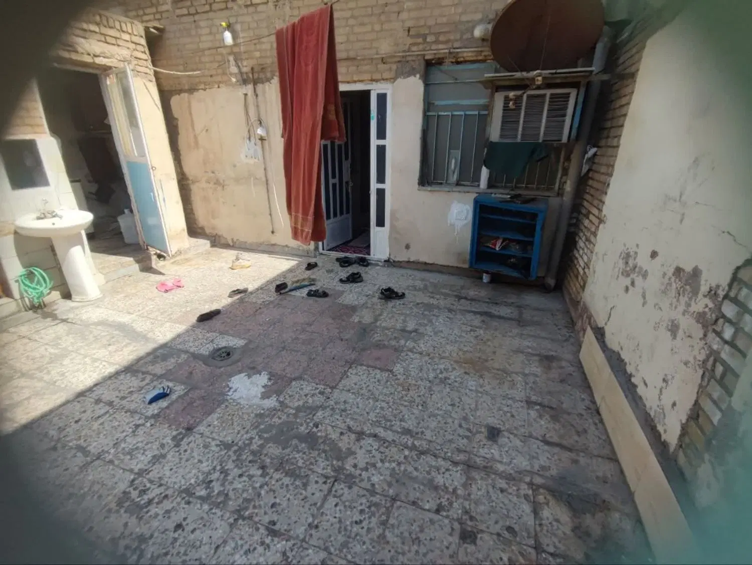 خانه ویلایی منبع اب