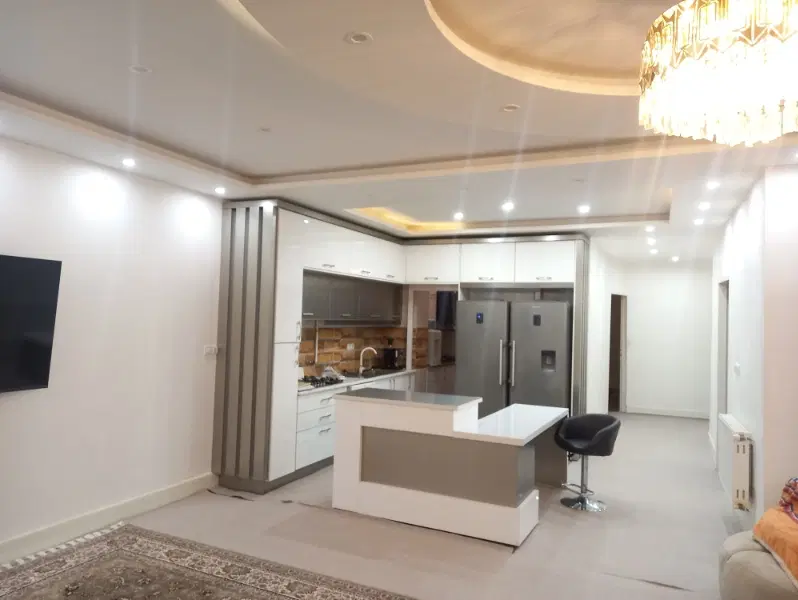 سه خواب همکف خیابان ۱۶ متری شاهد اولی