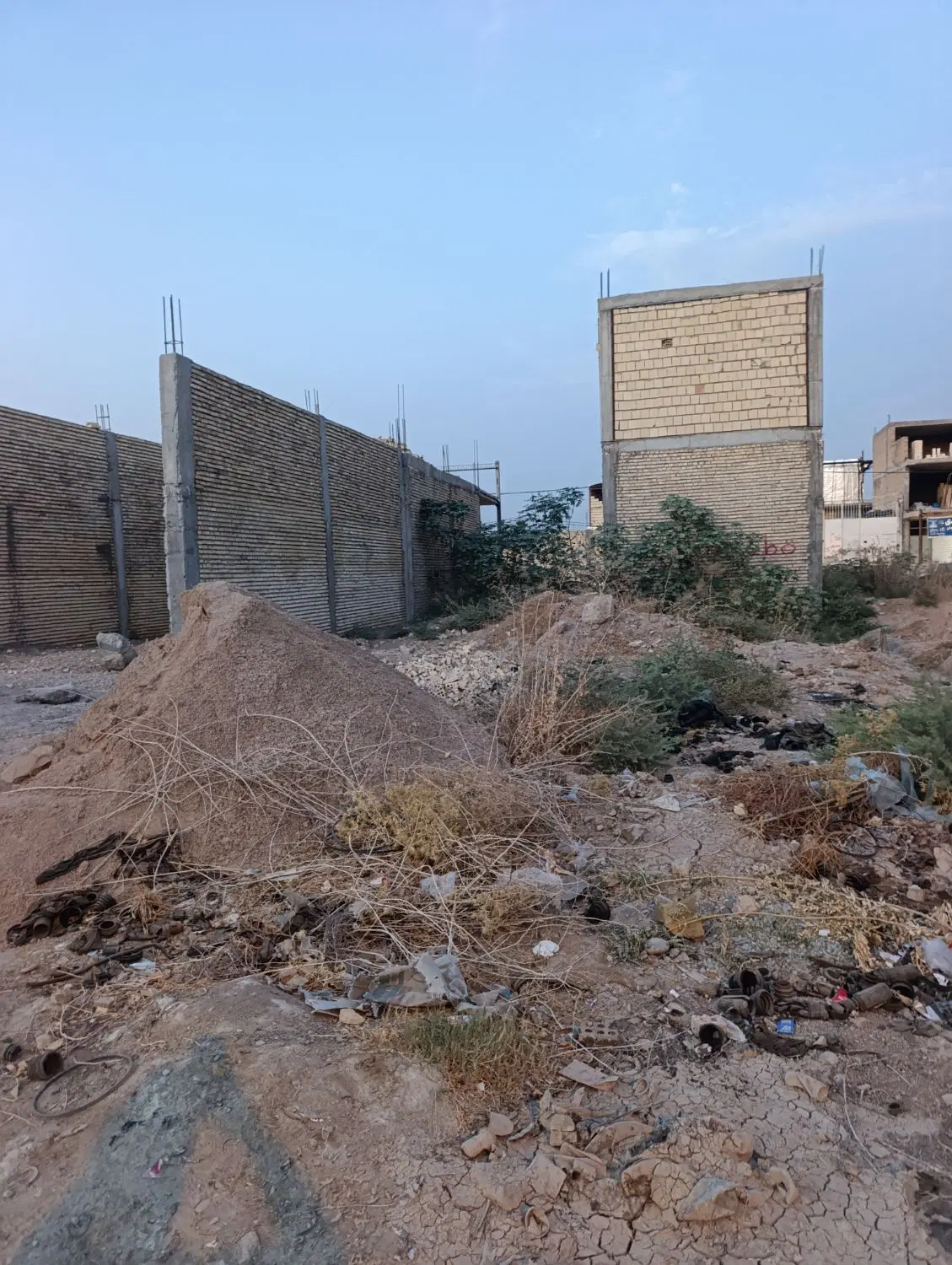 زمین شهرک صنعتی (مزاحم)