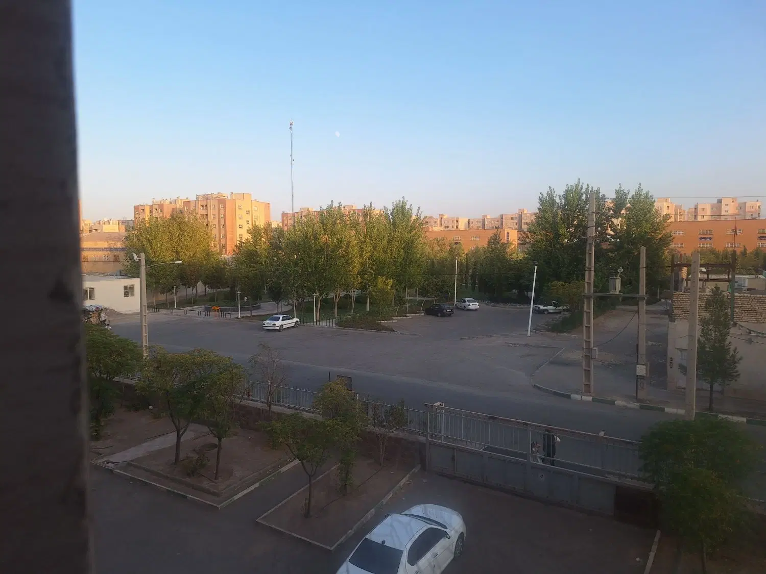 آپارتمان دو خوابه تمیز. استقلال