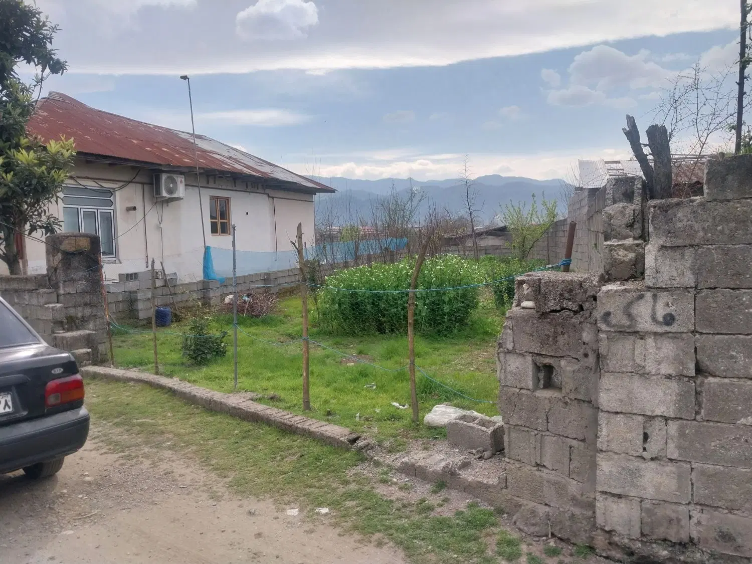 زمین ۲۰۰متری سند دار
