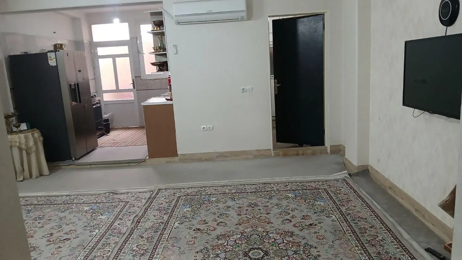 یک واحد آپارتمان مسکونی