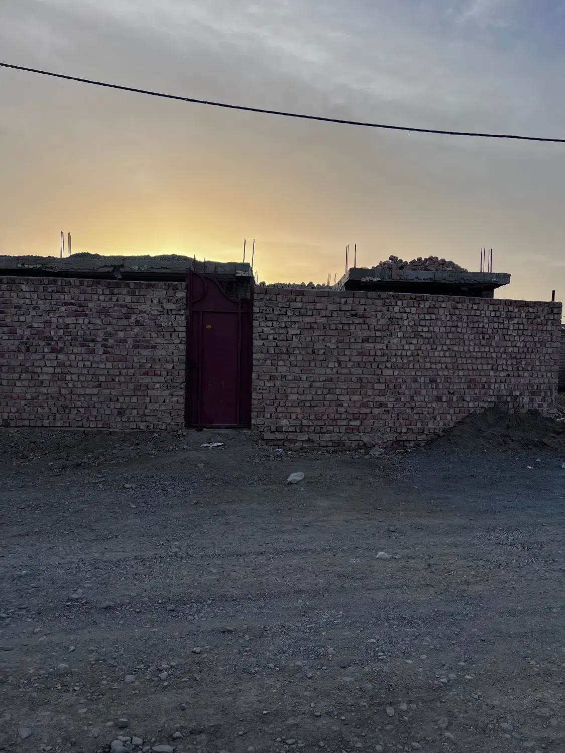 منزل نیمه کاره موقعیت عالی