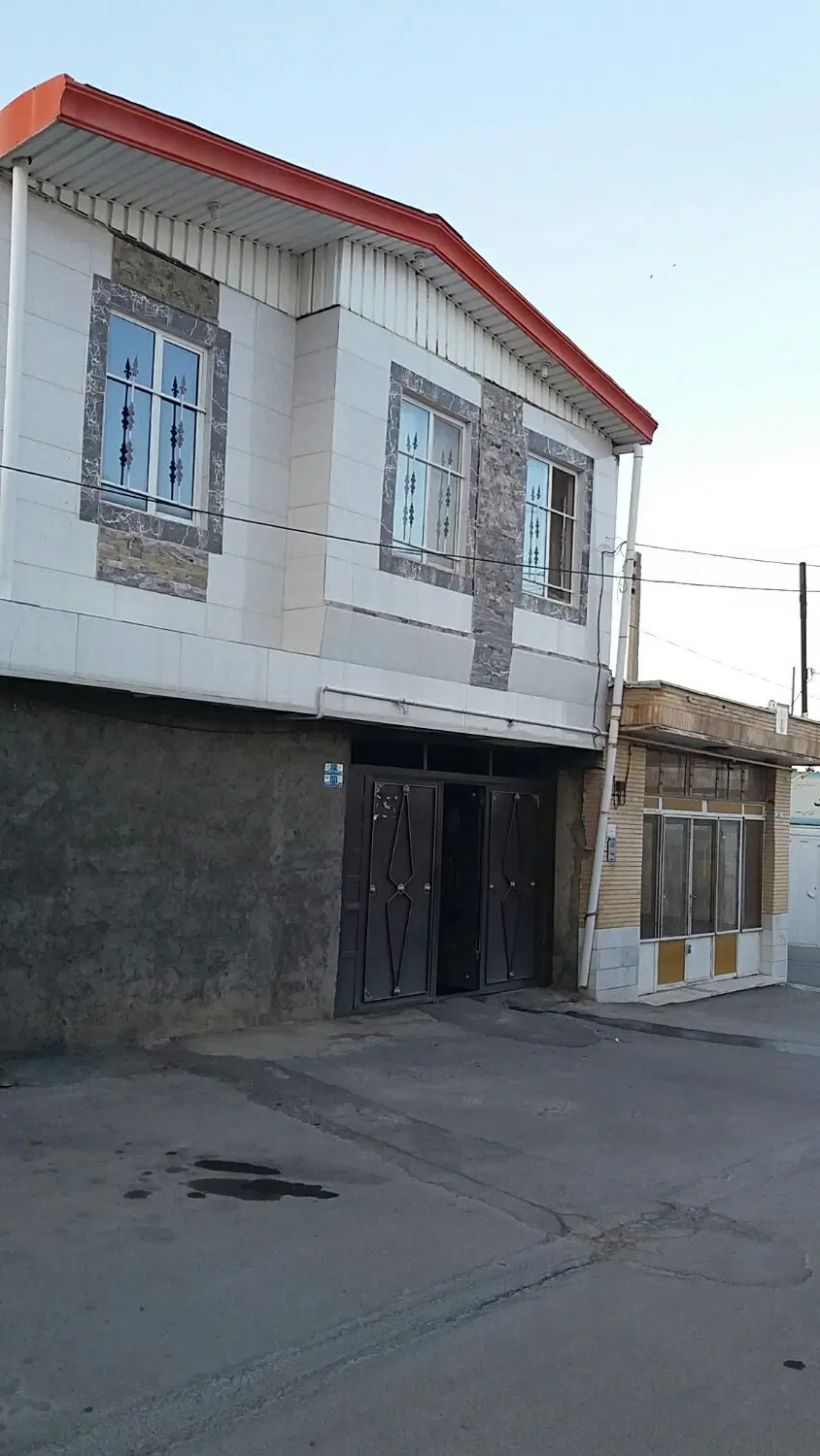 2تاخونه 3تامغازه پارکینگ وحیاط بزرگ رباطسرخ