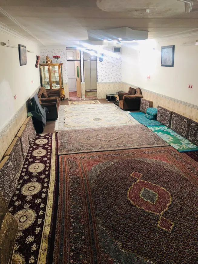 خانه ویلایی با مغازه