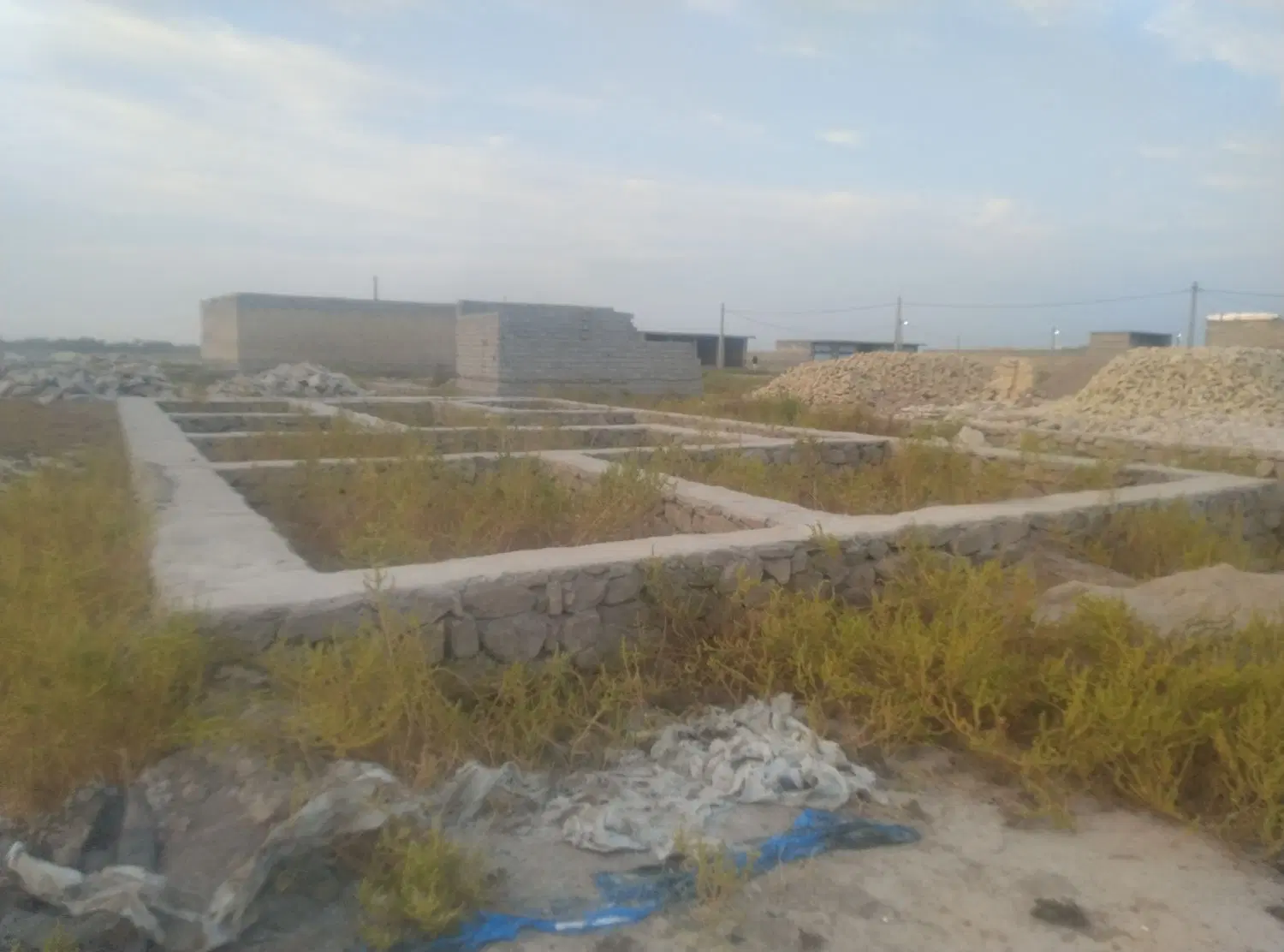 زمین در گلدشت