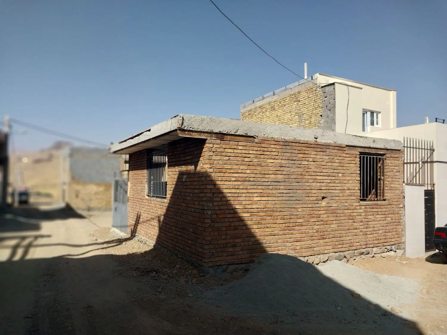 خانه نیمه کاره نایسر