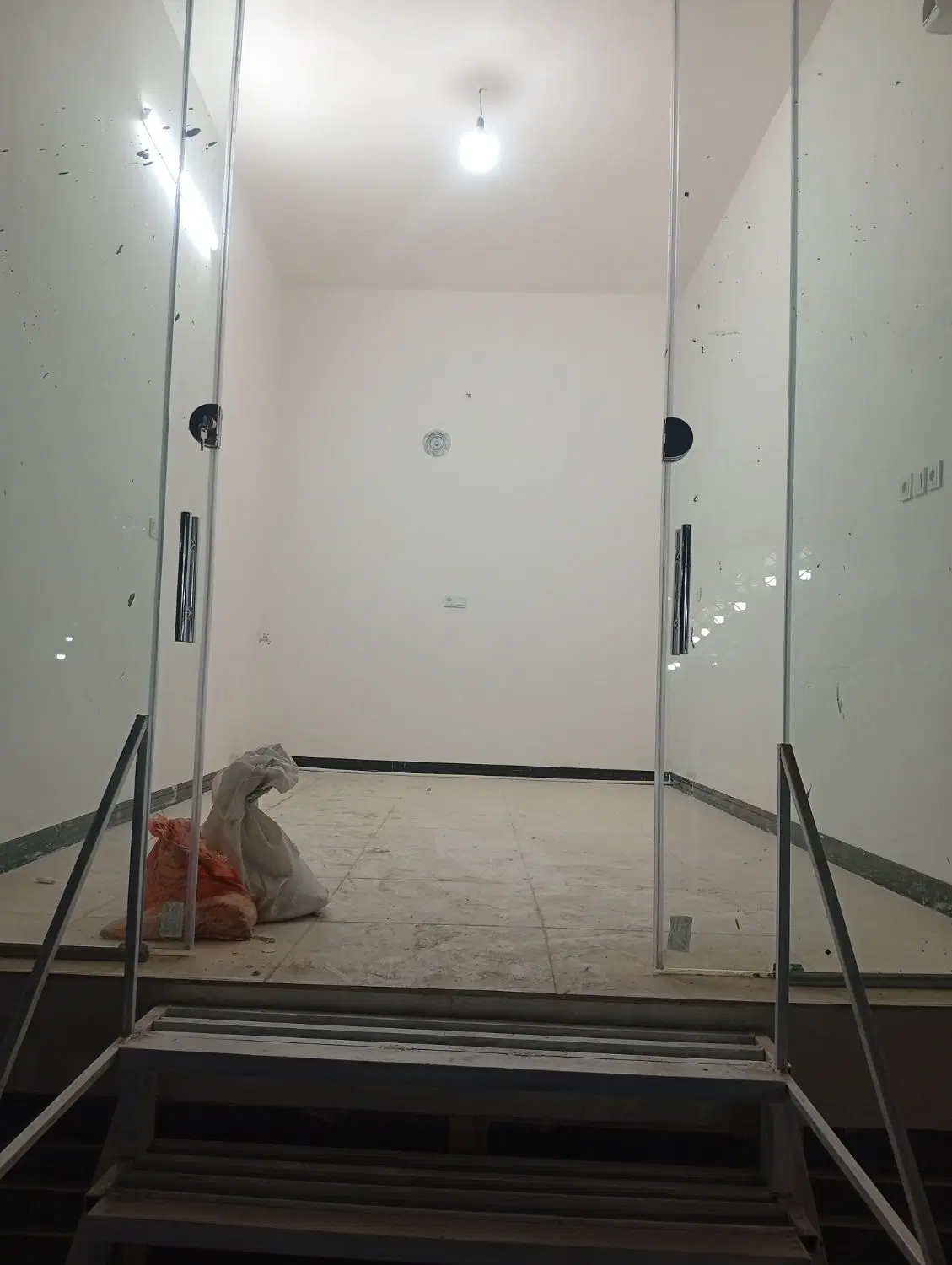 مغازه ۱۵متری نوساز