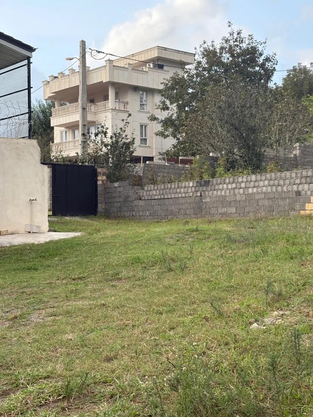 زمین سندار ۸۲۵ متری
