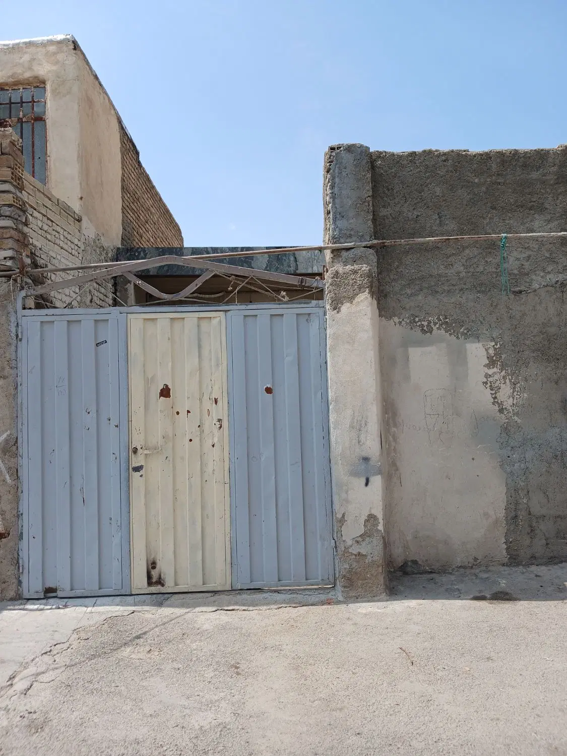 خانه ۱۰۰ متری