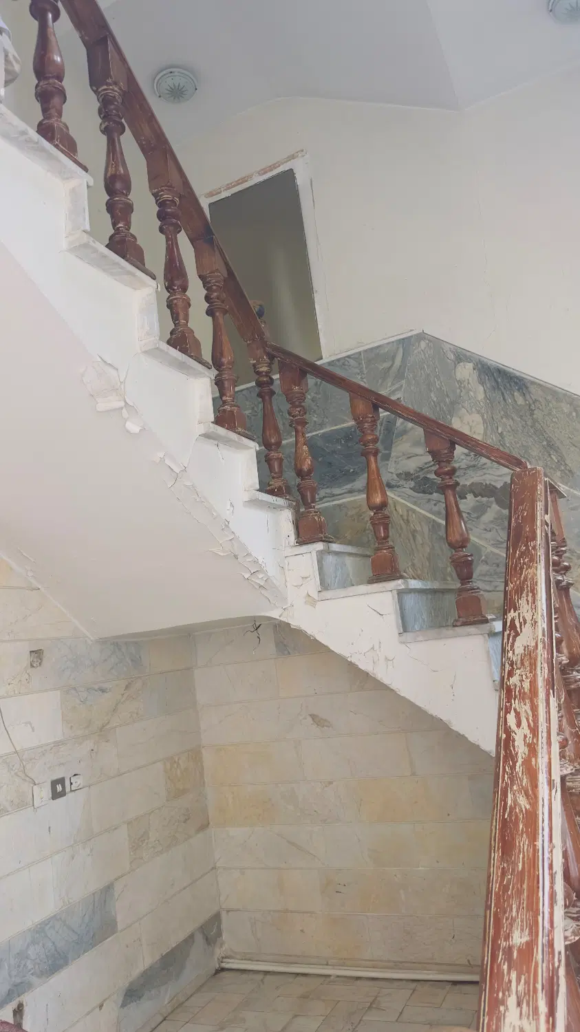 ملک مسکونی مناسب ساخت و سکونت
