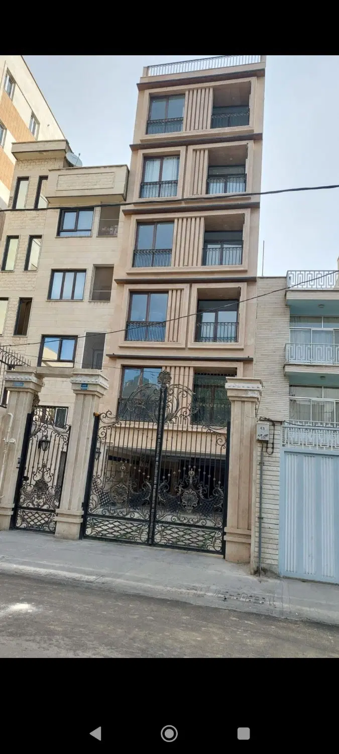 76 متر _ دو خواب _ آسانسور _ انباری _ بالکن