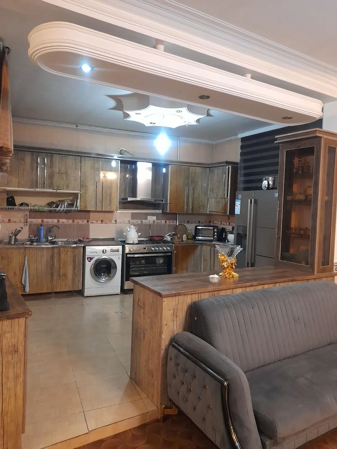 فروش ویلایی دو طبقه بر خ اصلی مسجد جامع