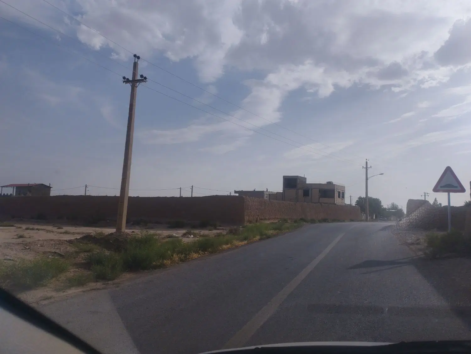 زمین ۵۰۰ متری  دیوار شده