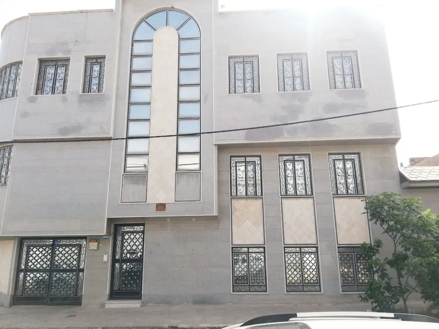 زمین فروشی