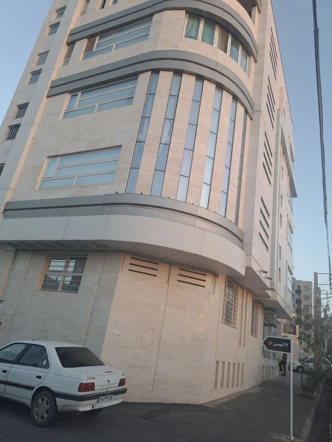 آپارتمان دو خواب فول امکانات خیابان ۱۳آبان