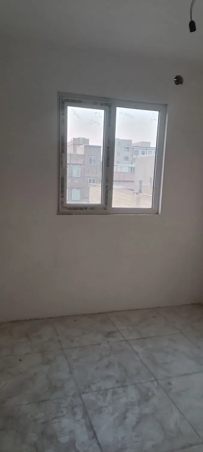 اپارتمان نوساز ۶۳متری واقع در گلهای ۶