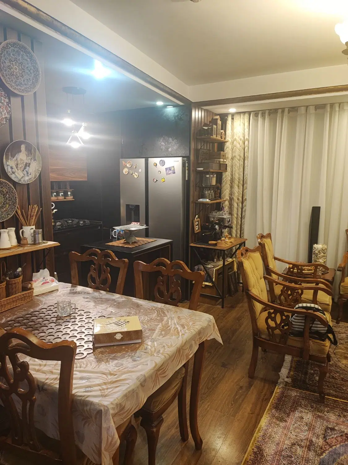 آپارتمان_ 87_متری _چهار خوابه _پارکینگ اختصاصی