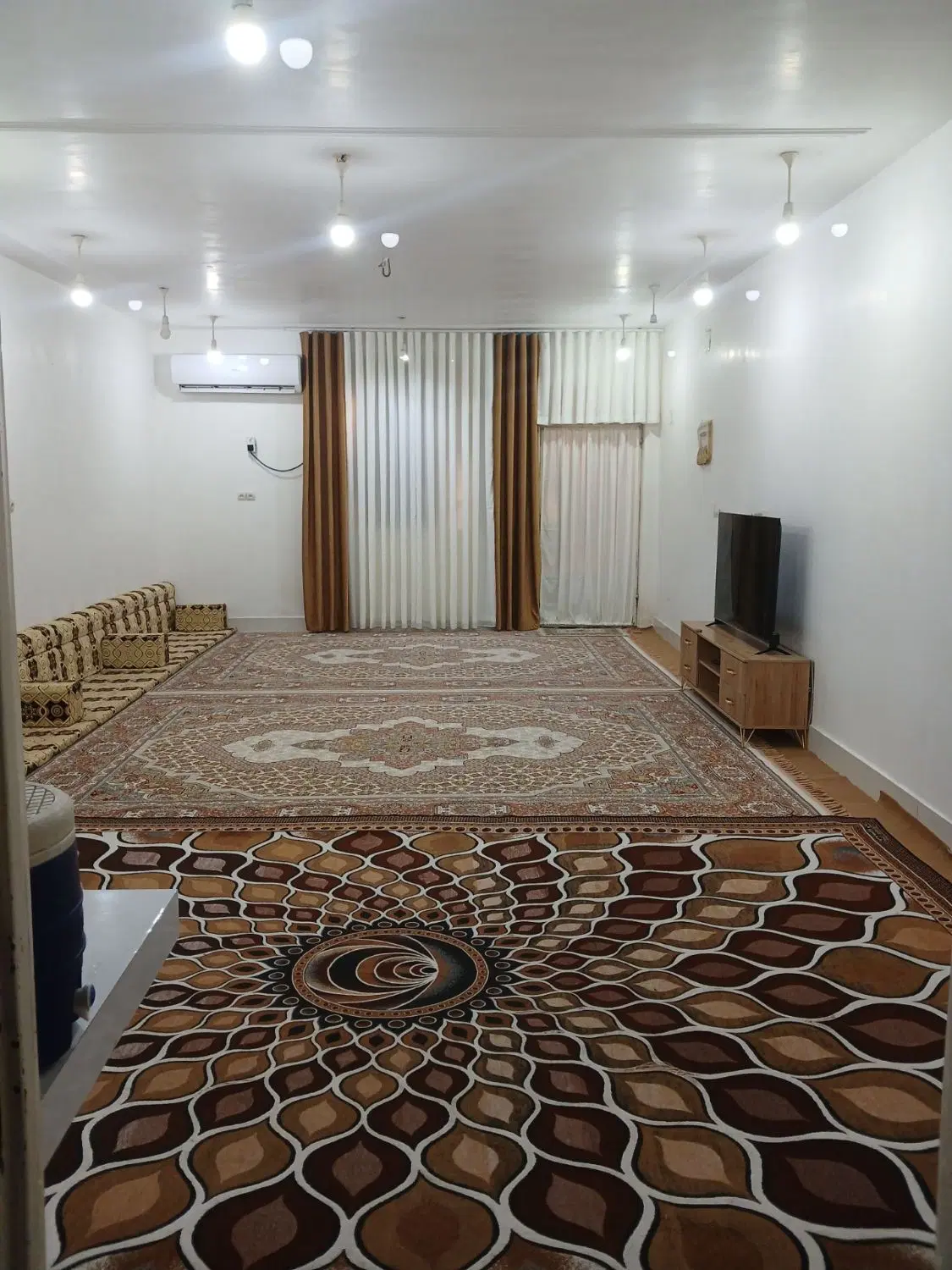 اسلام آباد شرقی خیابان ۴ اصلی بعداز فرعی ۱۱