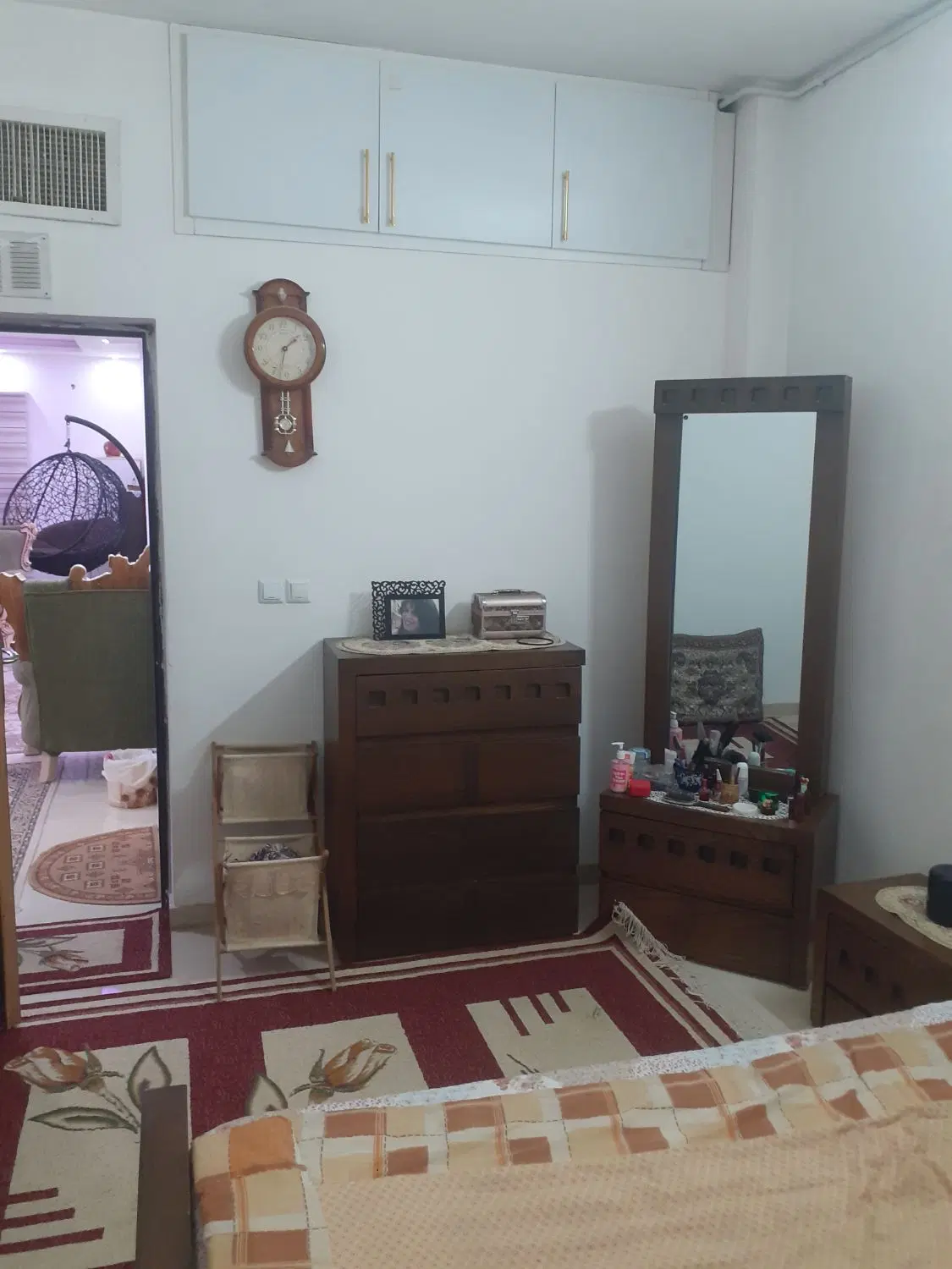 آپارتمان ۱۳۰متر سند دار با ۲پارکینگ شخصی فول کامل