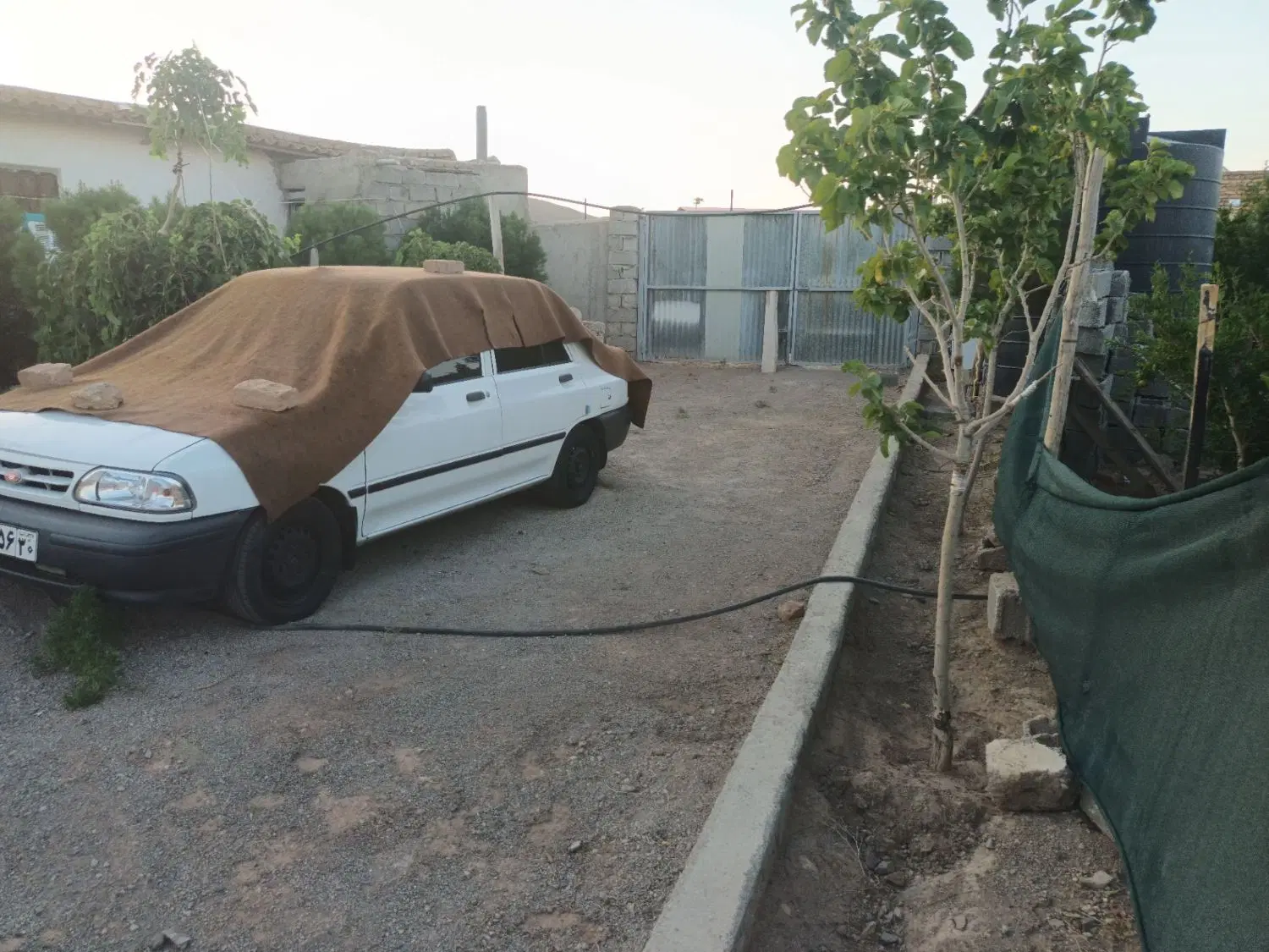 باغچه ۱۴۰۰متری دوبهر