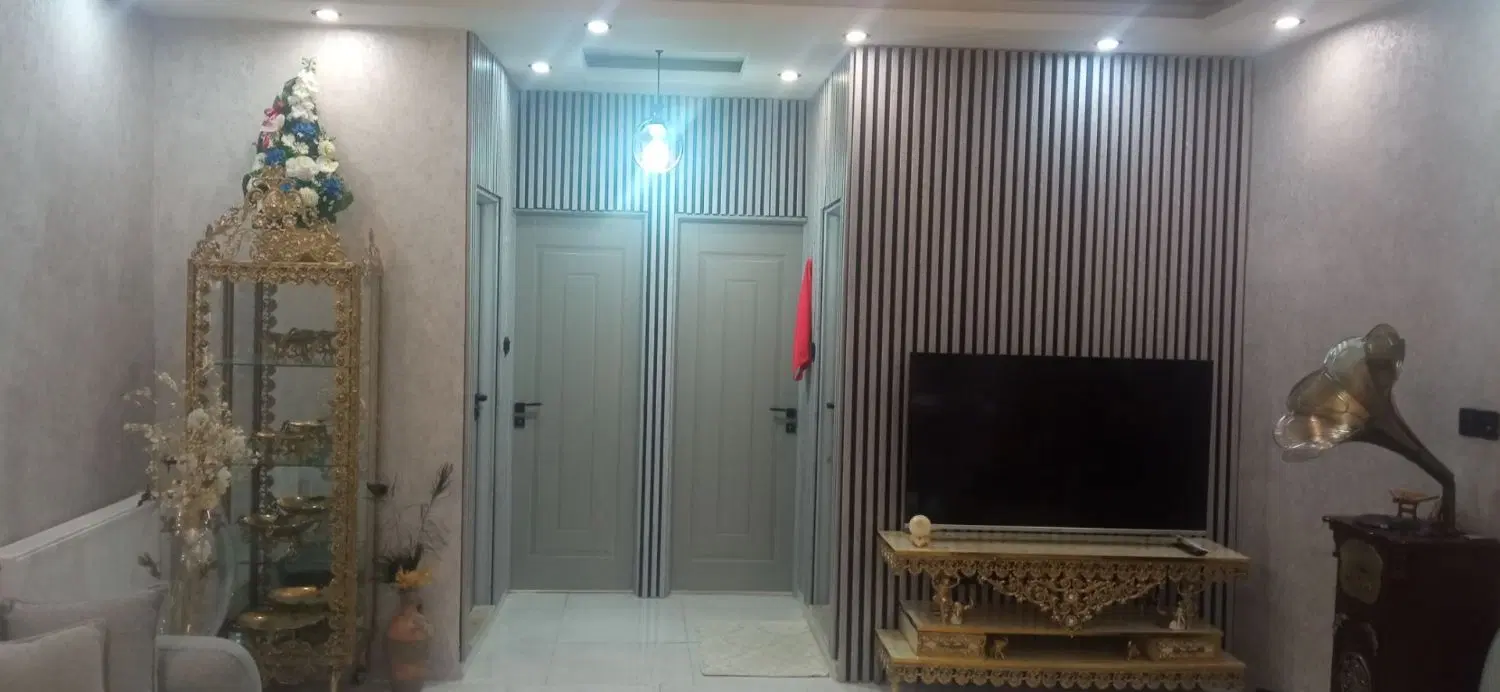 همکف راه جدا _90متر_با پارکینگ اختصاصی.