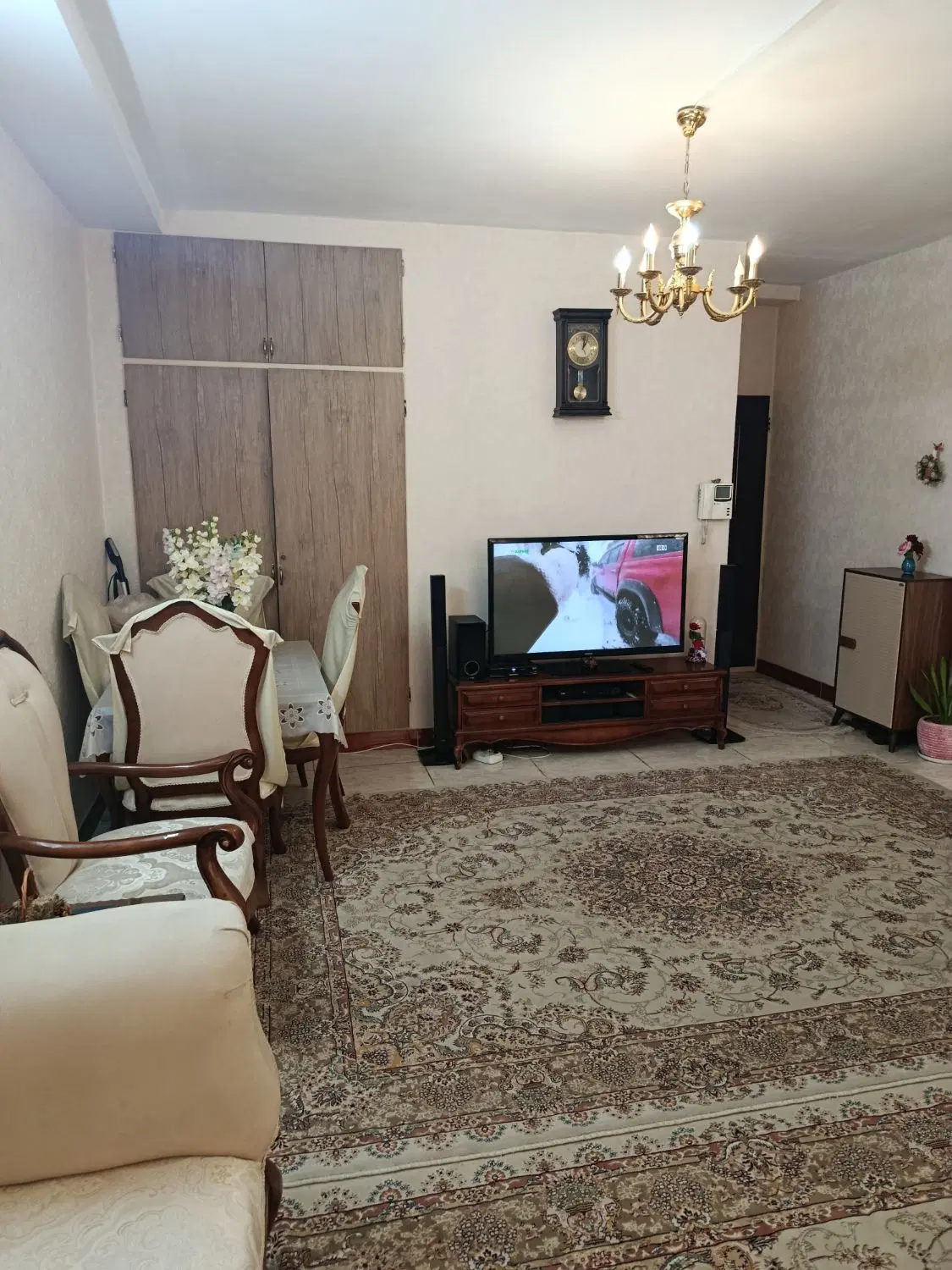 آپارتمان۸۰ متر،دوخوابه،فول امکانات،بهارستان ۶