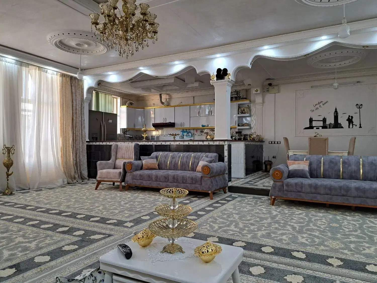 فروش ساختمان مسکونی تجاری.