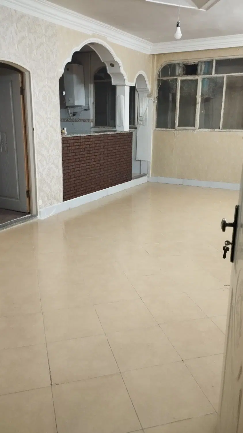 آپارتمان همکف ایثارگران