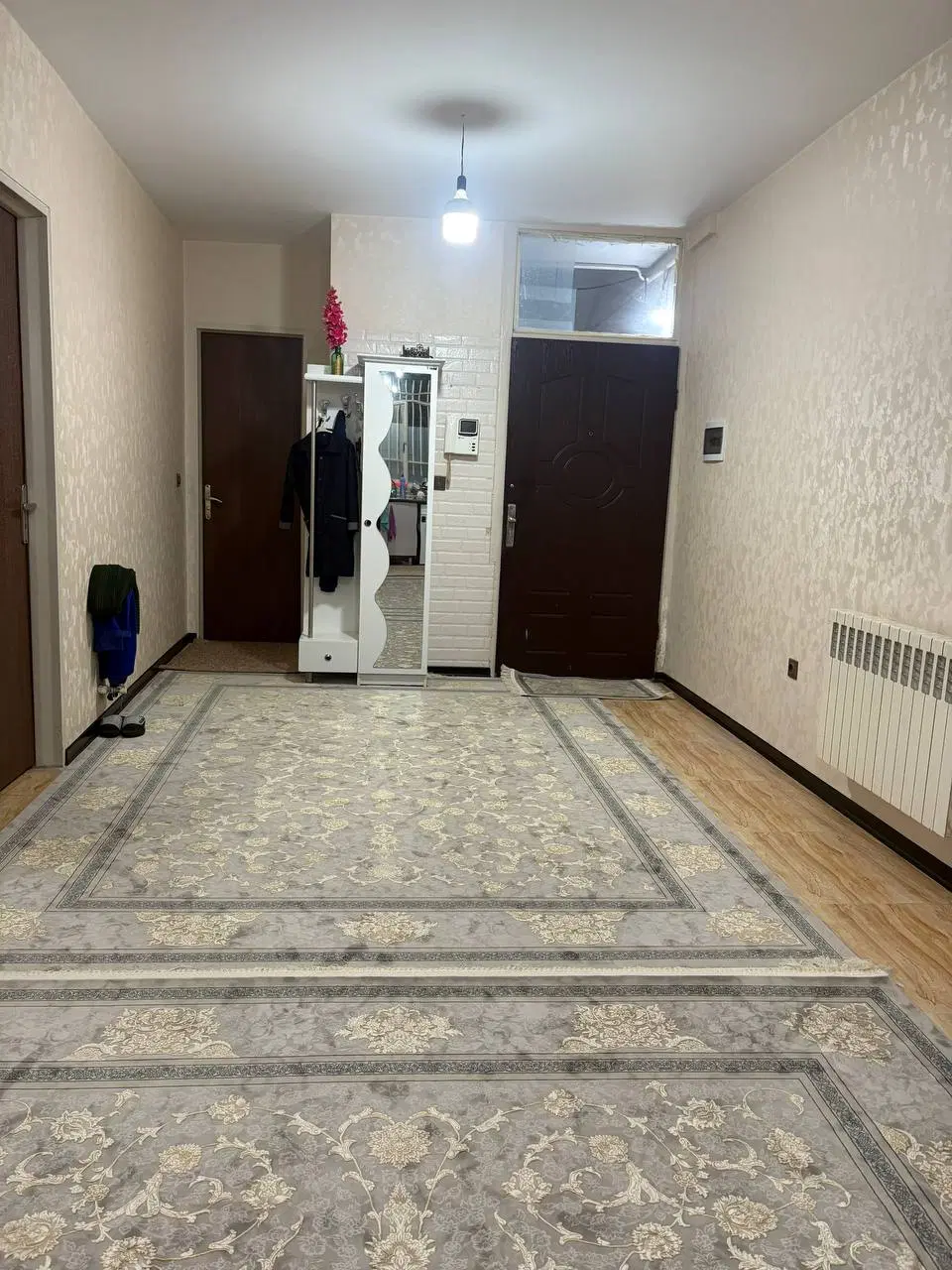 خانه دوطبقه جنوبی در چمران _ حیاط، مغازه و زیرزمین