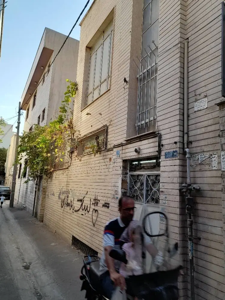 خانه کلنگی بر ۱۰ متر
