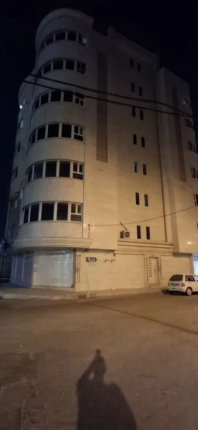 واحد 145 متری 3 خواب نبش کندرو شریعتی