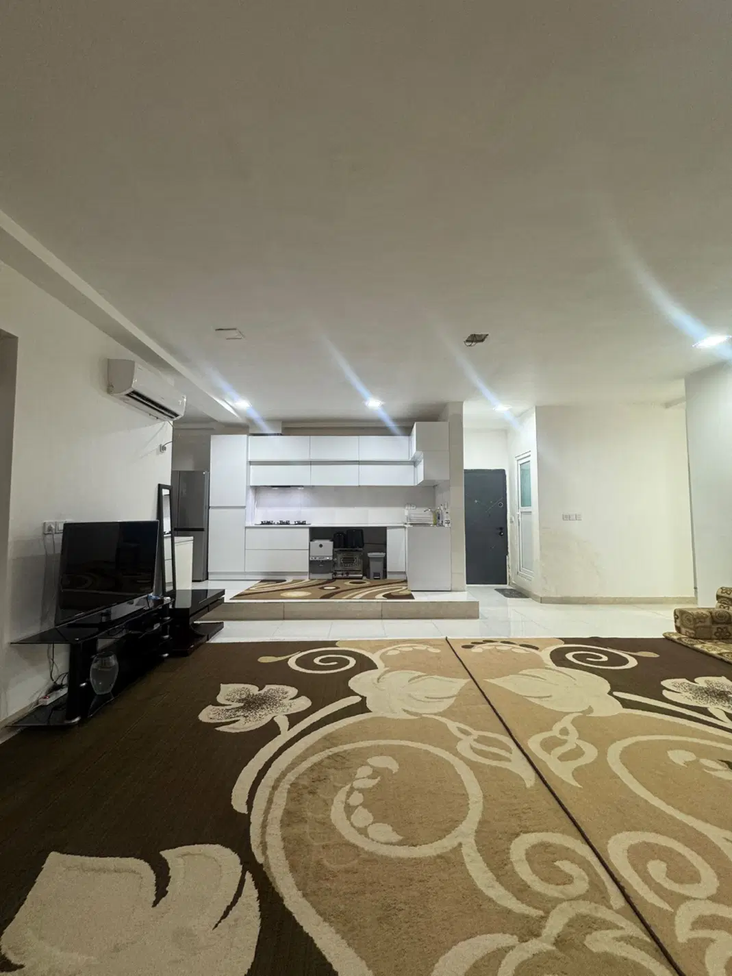 رهن کامل اپارتمان ۱۶۵متری دیر