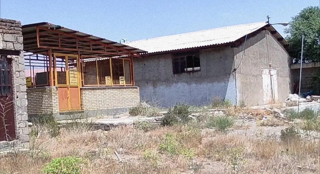 زمین صنعتی بر آزادراه مناسب کارخانه و پمپ بنزین