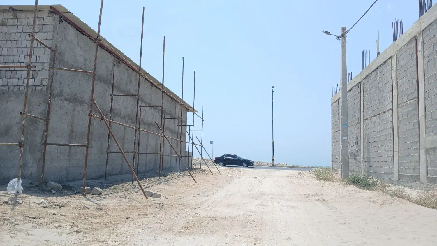 زمین ساحلی مال قاعد