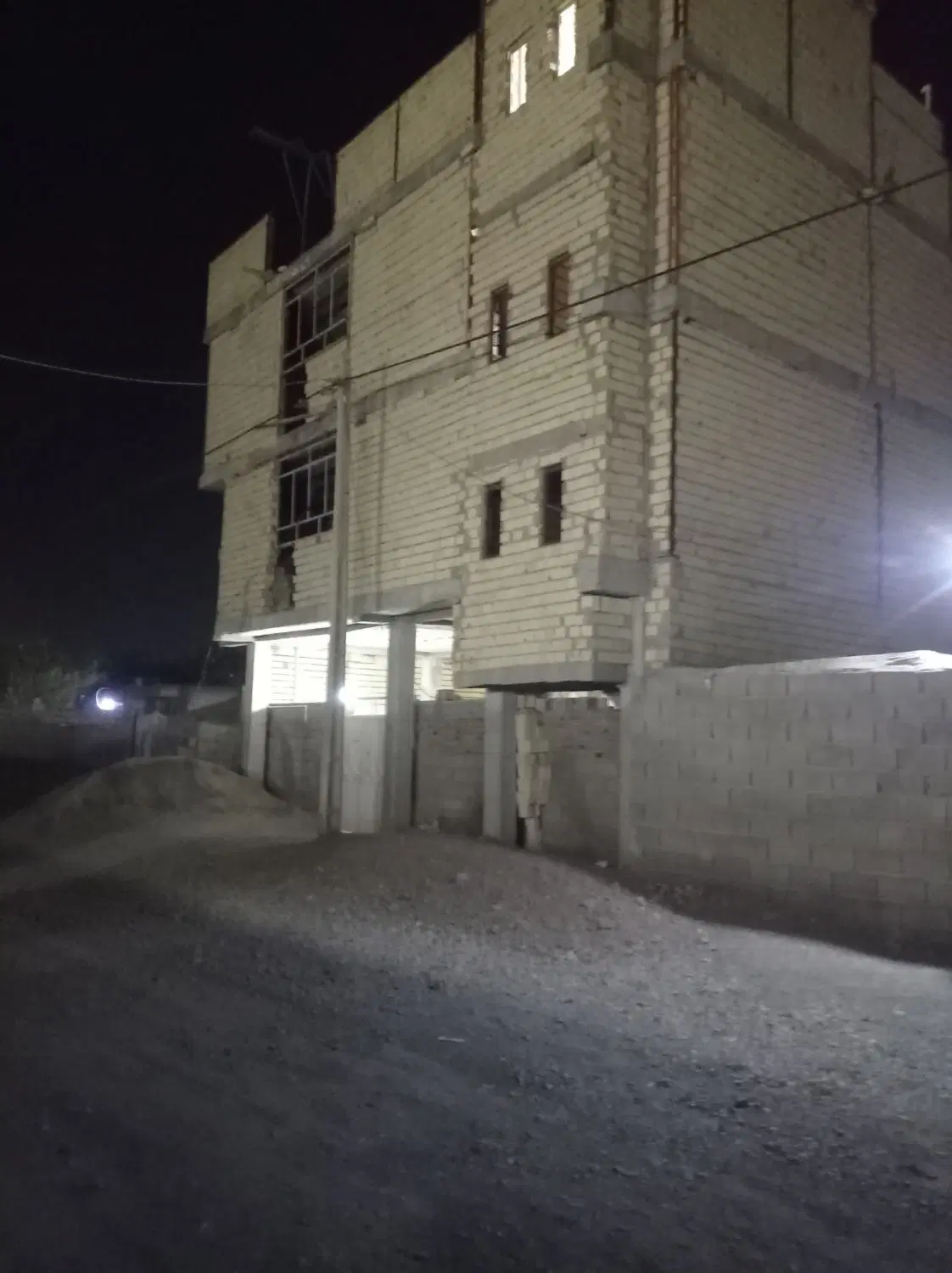 زمین فروشی قولنامه ای در شهرستان بمپور اول دهمیر