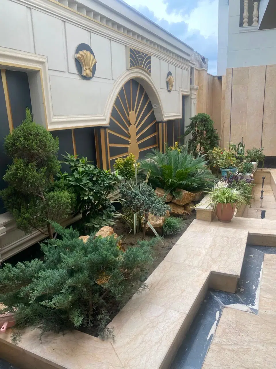 واحد آپارتمان لوکس ۱۸۰ متری