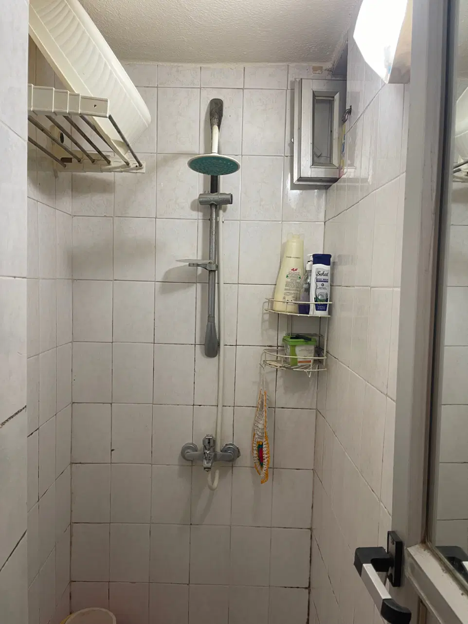 خانه ۵۷ متری استقامت یک شکاری