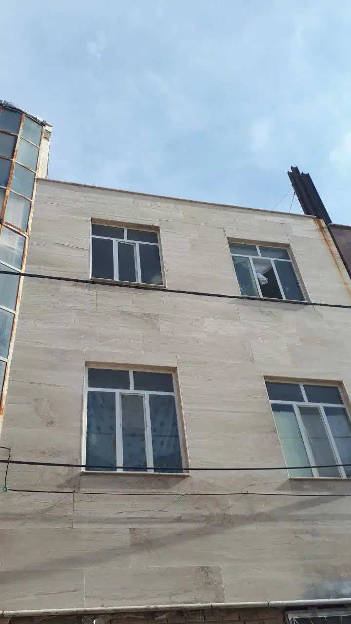 فروش ملک دو طبقه مسکونی با پیلوت
