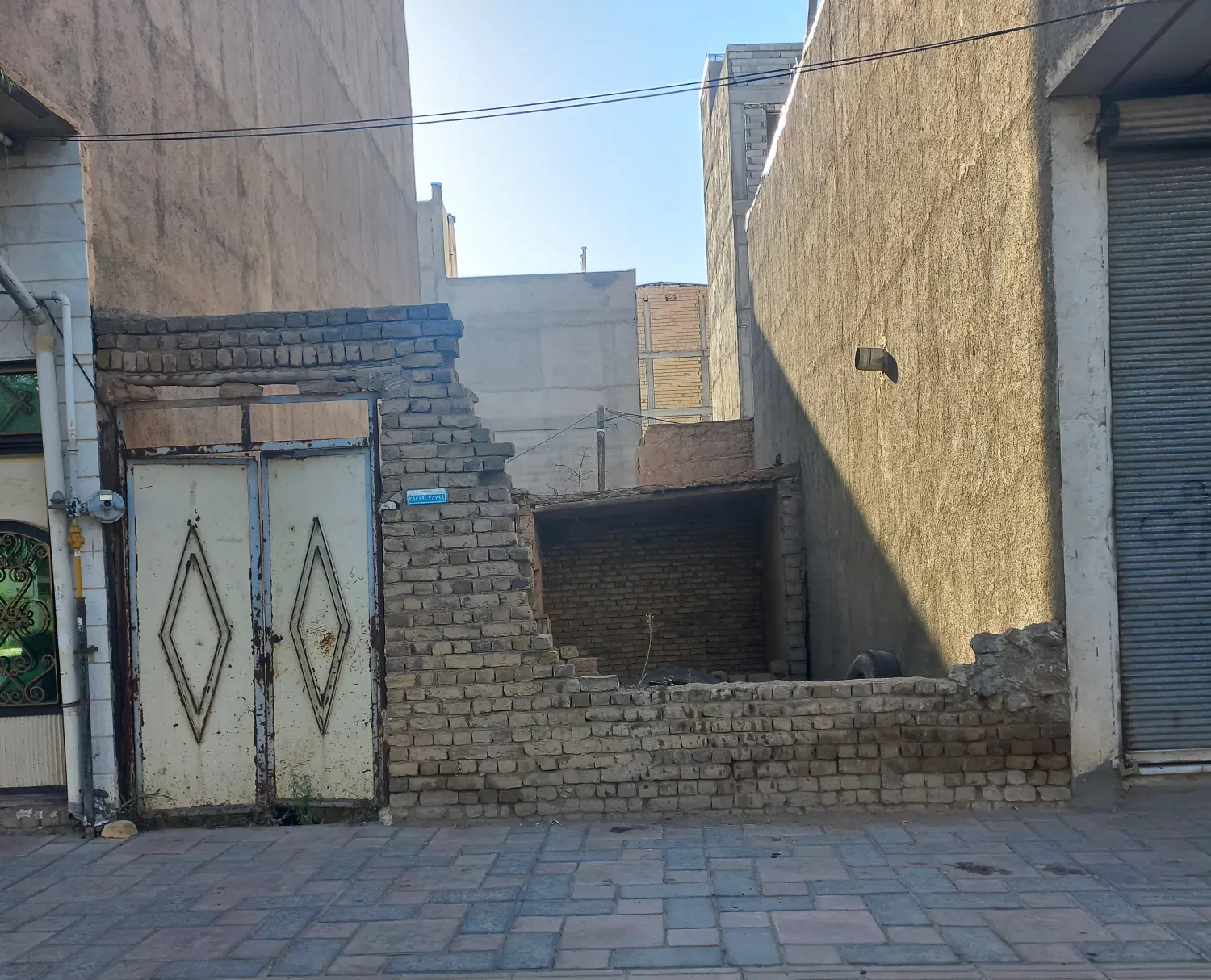 ۶۱ متر زمین تجاری بر بلوار طالقانی شمالی