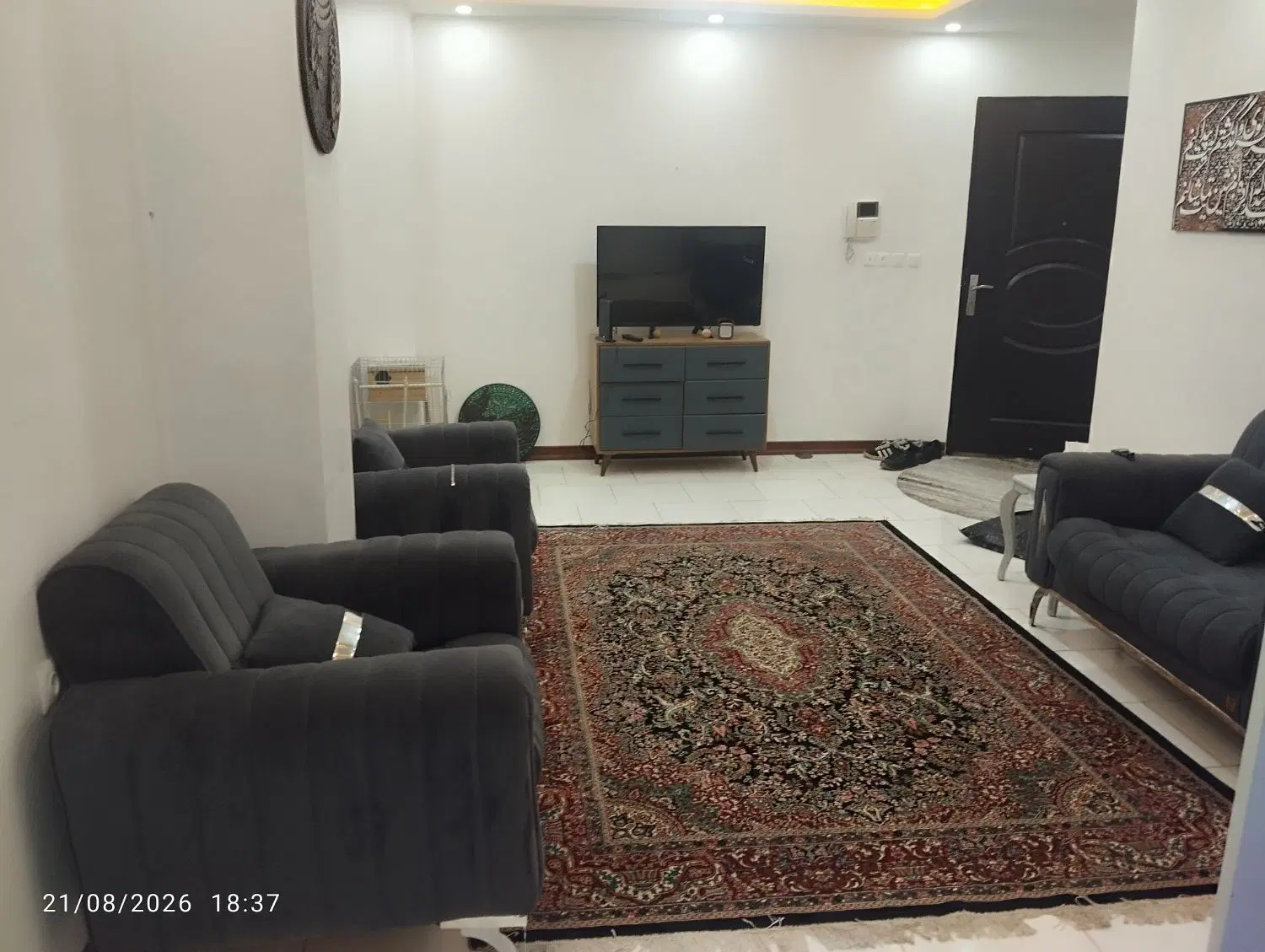 همخونه خانم موجه و بدونه حاشیه