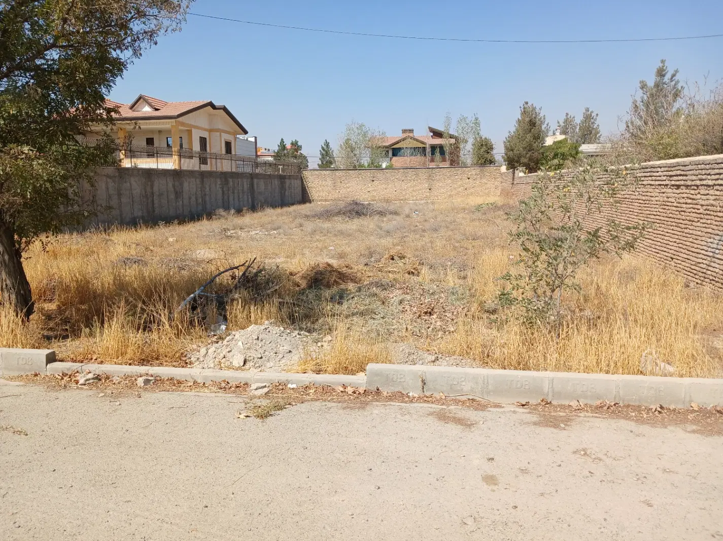 کردان طاووسیه ۱۰۰۰ متر شمالی یاس ۳۵