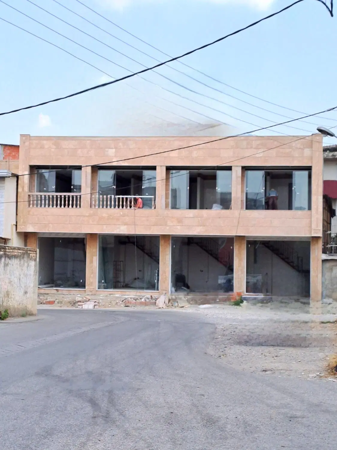 فروش مغازه نوساز خیابان عبوری