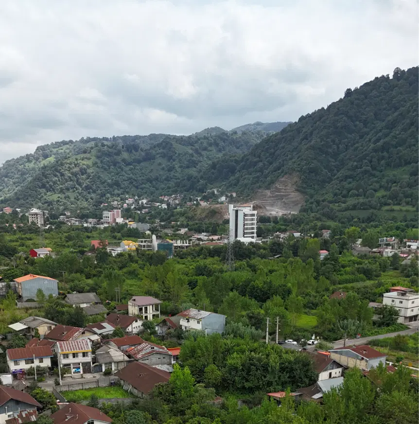 زمین ۲۱۵ متر کوهپایه لیالستان