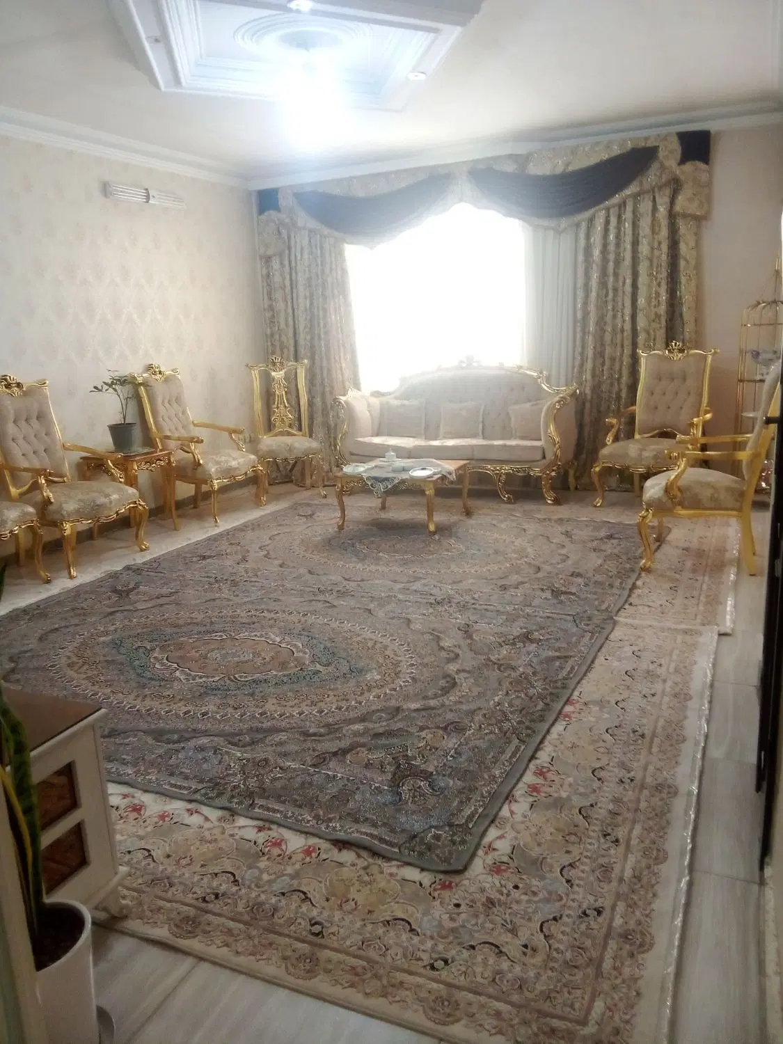 اپارتمان ۸۸ متری سند دار تک واحدی پارکینگ اختصاصی