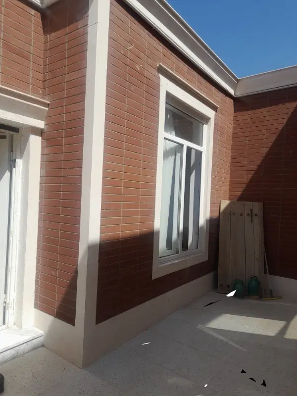 ساختمان قدیمی تیراهنی