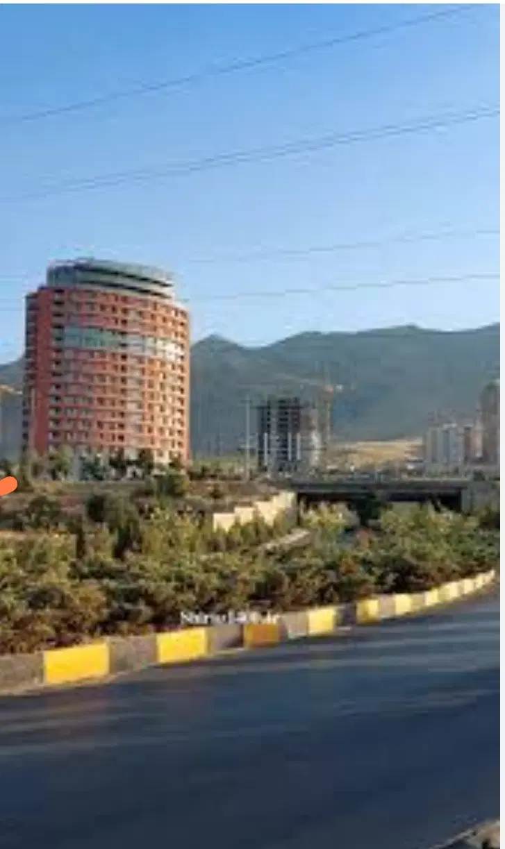 زمین در منطقه برف فروشان